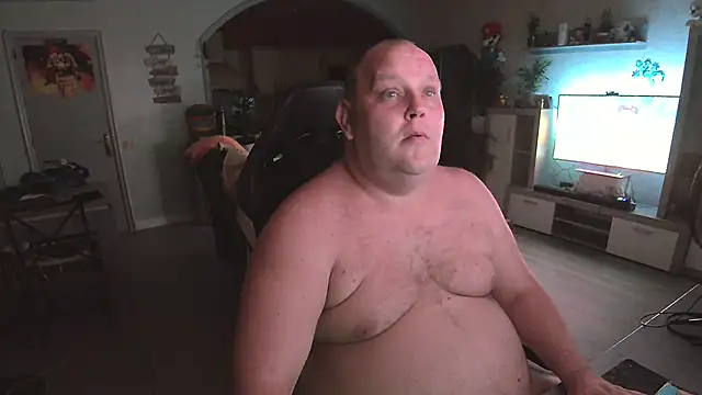 Hotfire-112 online show from May 2026 10:04:02 PM