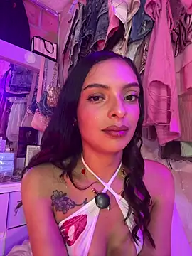 Snapshot of Skye_Moore chatting on May 2026 02:19:01 AM Skye Moore online show from May 2026 02:19:01 AM