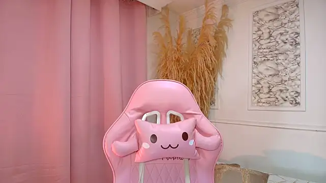 Danella houston online show from February 2026 08:50:01 PM