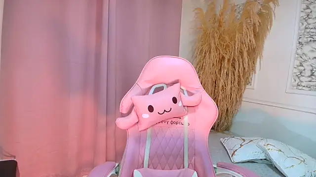 Danella houston online show from March 2026 06:47:01 PM