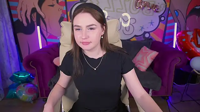 Snapshot of DivineJass chatting on February 2025 11:43:02 PM DivineJass online show from February 2025 11:43:02 PM