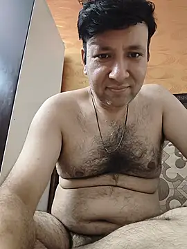 innocentboy1987 online show from July 2026 04:33:02 PM