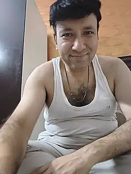 innocentboy1987 online show from July 2026 04:32:01 PM