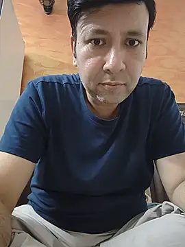 innocentboy1987 online show from August 2026 04:28:01 PM