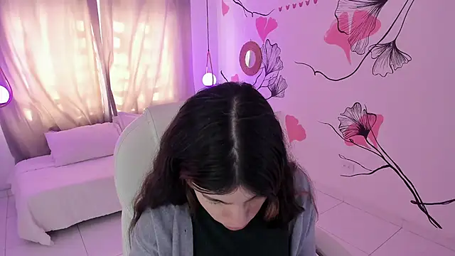 Isabela Fiorelli online show from April 2026 01:13:02 PM