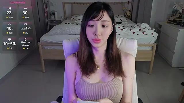 joycemilka online show from June 2026 06:35:01 AM