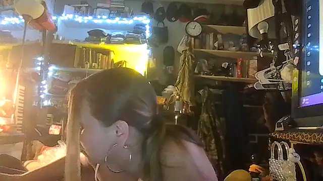 ShysluutGia online show from April 2026 07:45:01 AM