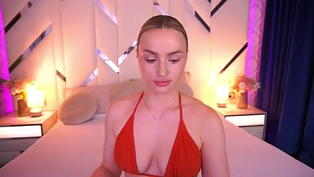Snapshot of LindsieGreyy chatting on June 2026 12:59:01 PM LindsieGreyy online show from June 2026 12:59:01 PM