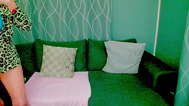 adeleadison online show from October 2025 08:00:02 PM