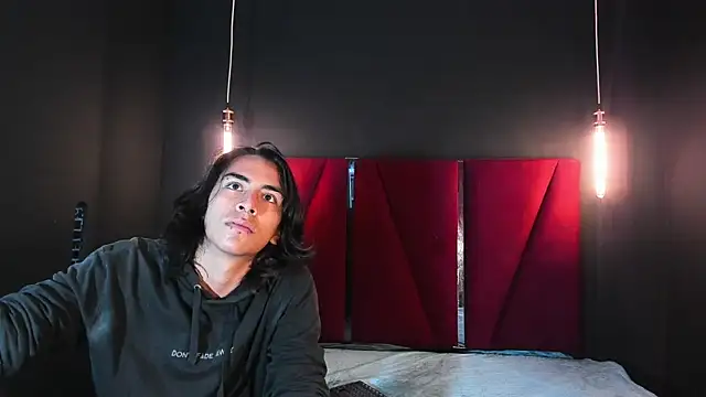 ParanoidTemptaion  online show from February 2025 12:45:02 PM