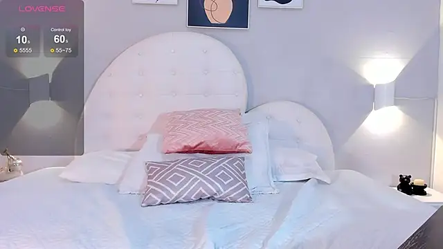 crisdegli  online show from March 2025 02:56:02 PM