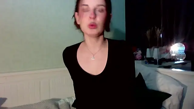 Snapshot of MollyBer chatting on February 2026 04:03:02 PM MollyBer online show from February 2026 04:03:02 PM