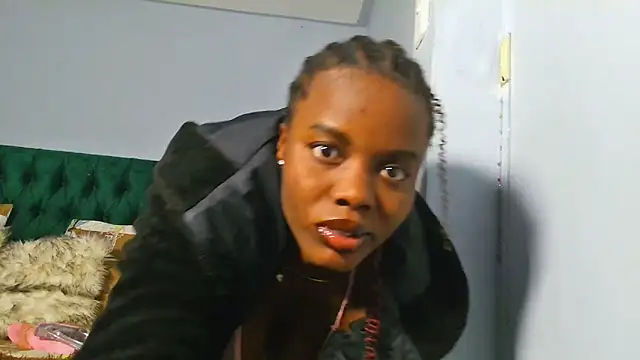 victora3 online show from March 2026 05:52:01 AM