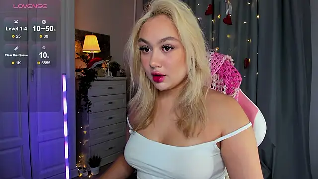  Loneve   online show from February 2026 03:52:01 PM