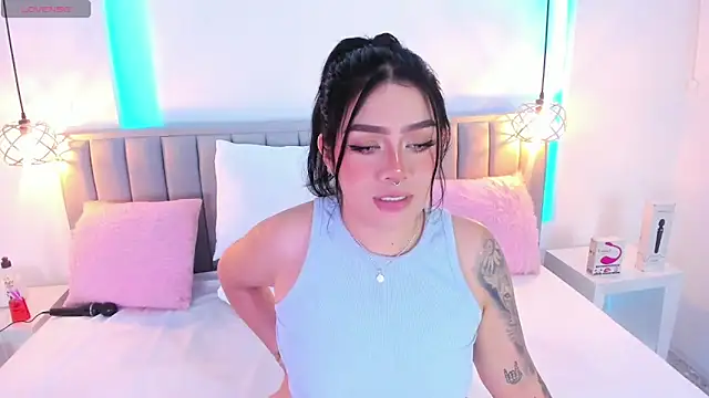 isolari  online show from January 2025 04:33:02 AM