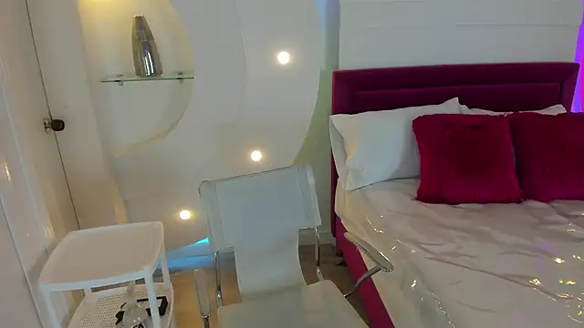 isolari  online show from February 2025 12:08:01 PM