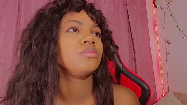 Daphnewalker   online show from December 2025 11:05:01 AM