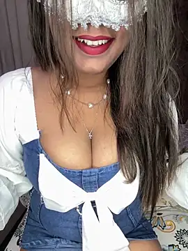 Snapshot of WifyHubby_38 chatting on March 2026 06:12:02 PM WifyHubby 38 online show from March 2026 06:12:02 PM