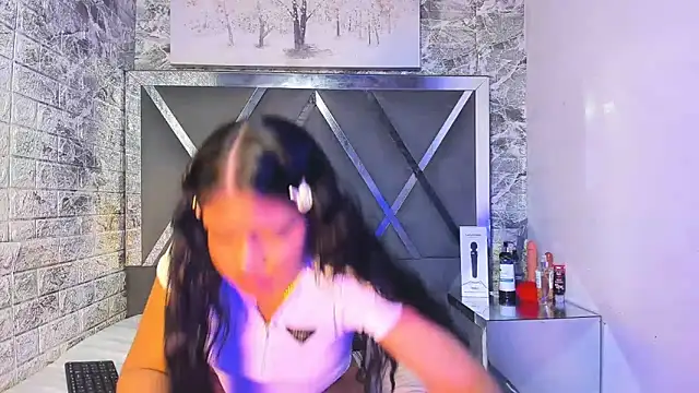 EvansDarling online show from February 2026 01:43:01 PM