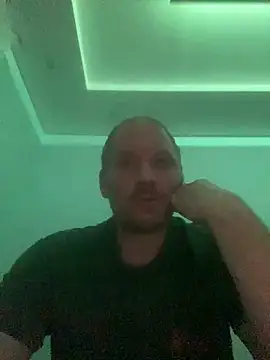 Krzysiekg123 online show from November 2025 07:34:02 PM