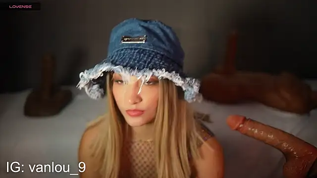 Vaniluu 9 online show from November 2025 11:38:01 PM