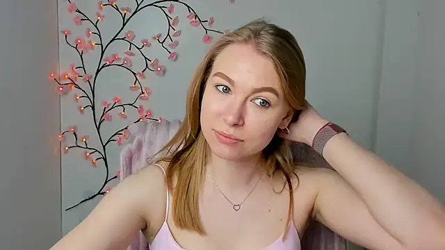 Snapshot of Dana_flowers chatting on May 2026 05:35:02 AM Dana flowers online show from May 2026 05:35:02 AM