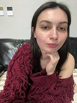 lunalovelee online show from April 2026 01:11:01 PM