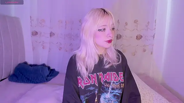 purplelilith3 online show from April 2026 07:16:01 PM