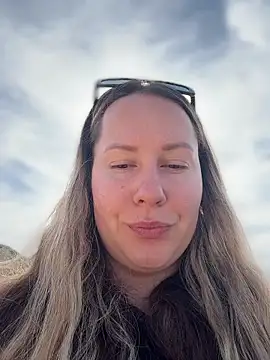 Mona Plus online show from March 2026 09:34:02 AM