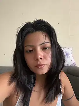 Snapshot of ZafiroKlein chatting on June 2026 08:18:01 PM ZafiroKlein online show from June 2026 08:18:01 PM