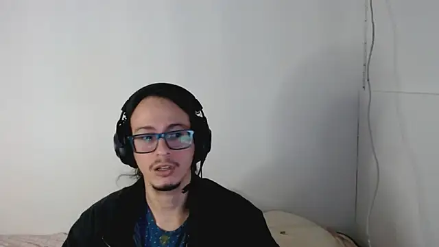 Snapshot of cholitohermoso chatting on October 2025 03:27:01 PM cholitohermoso online show from October 2025 03:27:01 PM