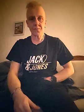 Snapshot of Teemu chatting on March 2026 02:17:02 AM Teemu online show from March 2026 02:17:02 AM