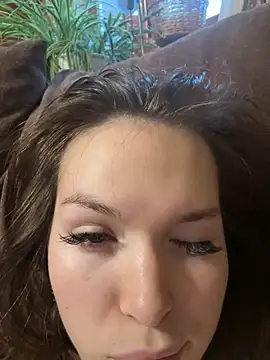 -Amora online show from November 2025 12:16:01 PM