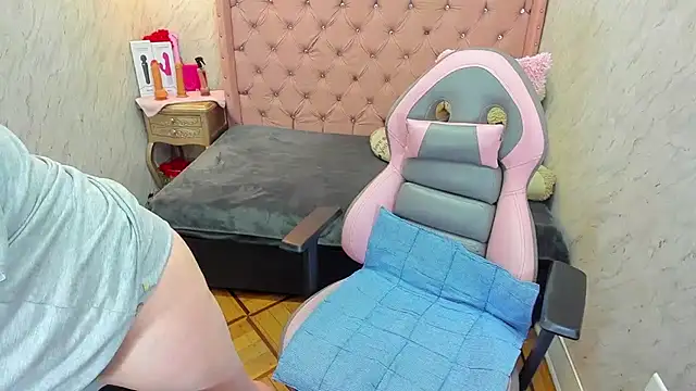Lianngrace online show from May 2026 02:35:01 PM