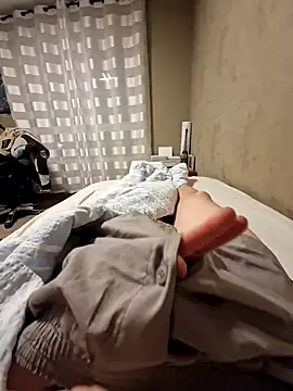 Snapshot of DerechteJunge chatting on February 2025 04:40:01 AM DerechteJunge online show from February 2025 04:40:01 AM