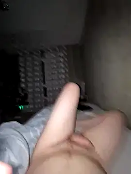 Snapshot of DerechteJunge chatting on February 2025 02:40:02 AM DerechteJunge online show from February 2025 02:40:02 AM