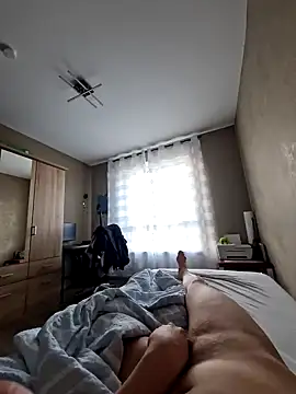 Snapshot of DerechteJunge chatting on March 2025 07:01:02 AM DerechteJunge online show from March 2025 07:01:02 AM