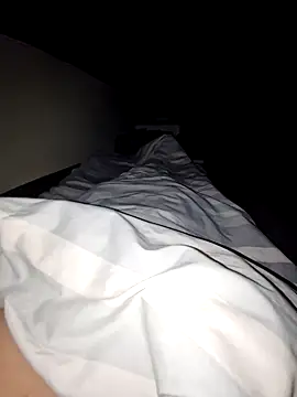 Snapshot of DerechteJunge chatting on October 2025 04:32:02 AM DerechteJunge online show from October 2025 04:32:02 AM