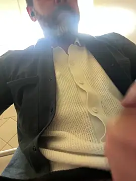 Snapshot of plaintreebull chatting on April 2026 07:44:02 PM plaintreebull online show from April 2026 07:44:02 PM