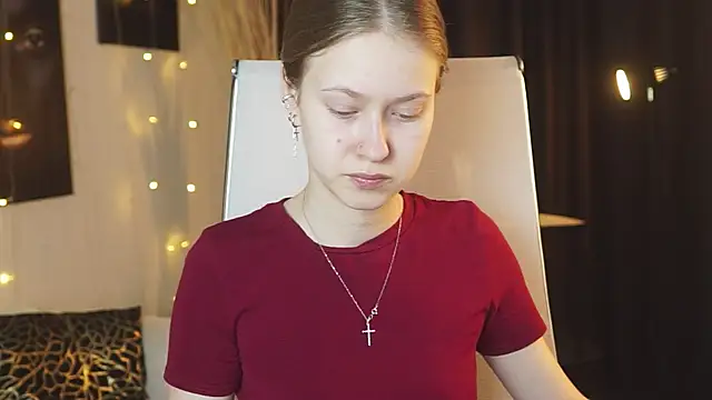 EveMundie online show from April 2026 07:13:02 AM