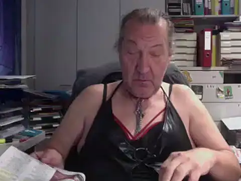 HMStraps01 online show from October 2025 07:20:02 AM