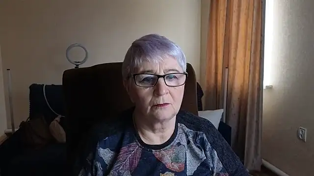 Sandra Snowflake online show from April 2026 04:18:01 AM