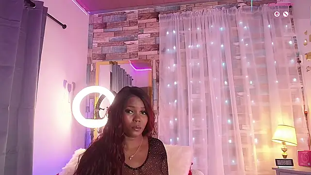 DashaSousaa online show from December 2025 12:02:02 PM