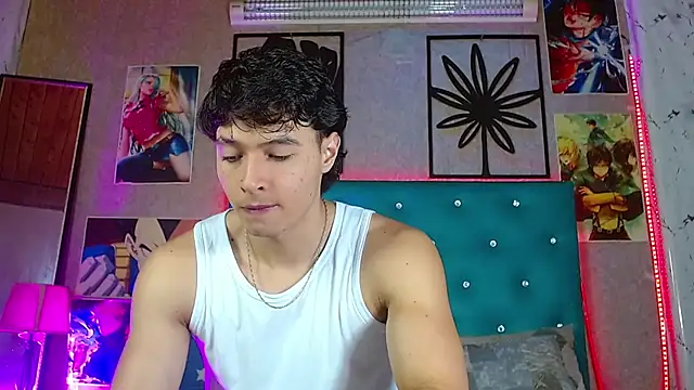 LiamAndrewzz online show from June 2026 03:33:01 AM