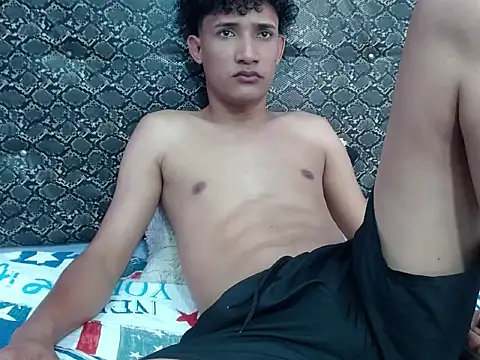 Snapshot of Boy_coll chatting on October 2025 03:24:02 AM Boy coll online show from October 2025 03:24:02 AM