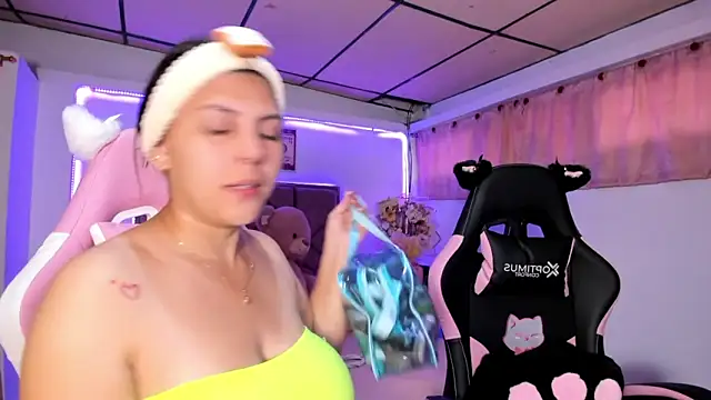 Cristal Smith20 online show from March 2026 12:05:01 PM