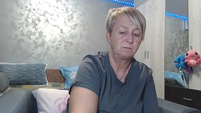 RosesandLillies online show from February 2026 04:38:02 PM