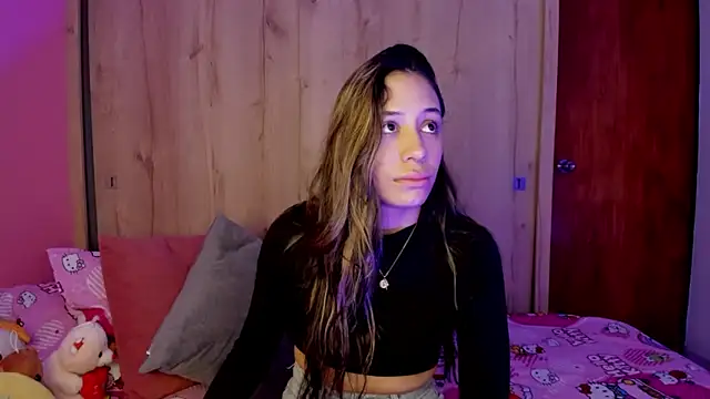 Snapshot of TANIA_06 chatting on June 2026 01:11:01 PM TANIA 06 online show from June 2026 01:11:01 PM