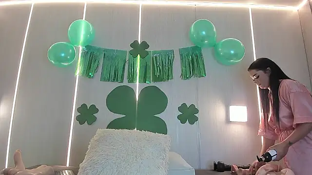 sasha riverss online show from March 2026 07:39:01 PM