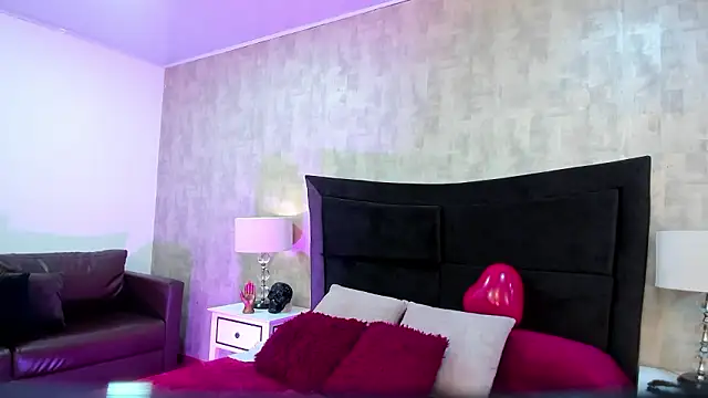 NahomyCarther online show from March 2026 04:57:01 PM